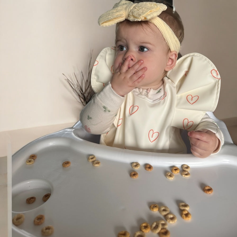 Waterproof Baby Weaning Bib With Cute Matching Bow Kids Infant Meals Bib Anti-dirty Saliva Bibs with Frill Angel Wings Baby Feeding Stuff Children Smock