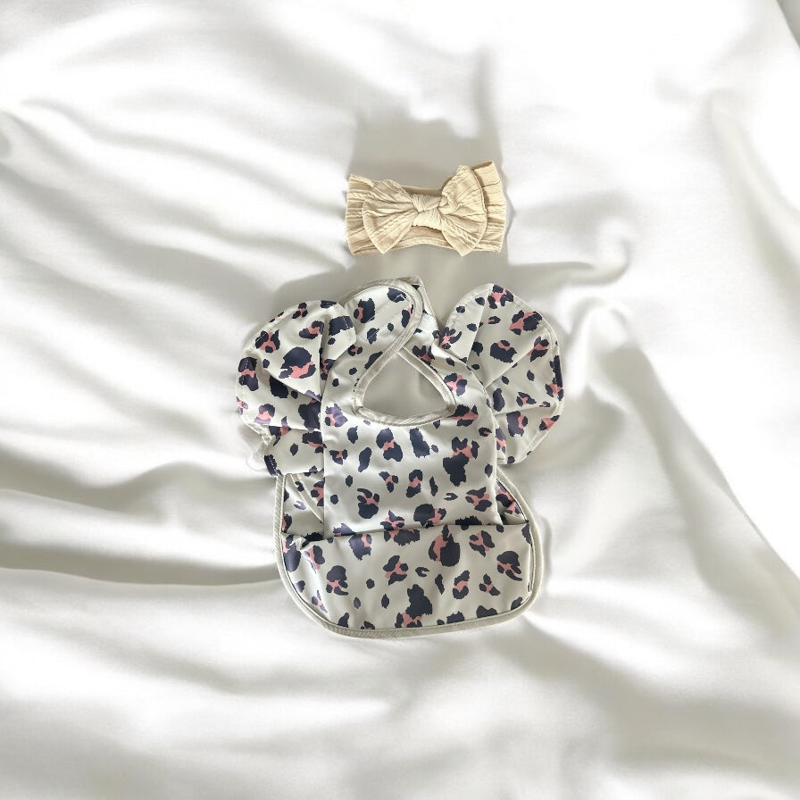 Waterproof Baby Weaning Bib With Cute Matching Bow Kids Infant Meals Bib Anti-dirty Saliva Bibs with Frill Angel Wings Baby Feeding Stuff Children Smock