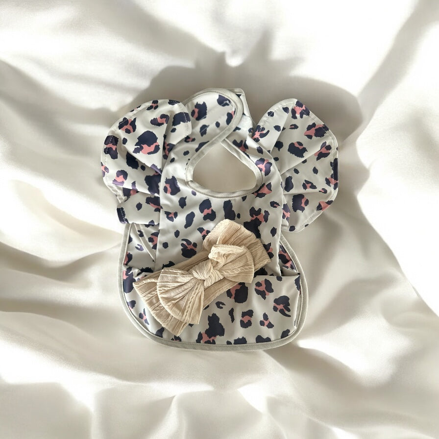 Waterproof Baby Weaning Bib With Cute Matching Bow Kids Infant Meals Bib Anti-dirty Saliva Bibs with Frill Angel Wings Baby Feeding Stuff Children Smock