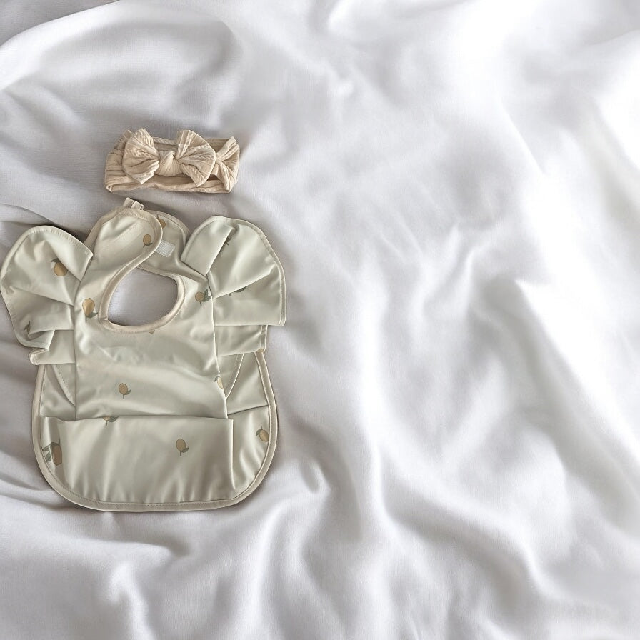 Waterproof Baby Weaning Bib With Cute Matching Bow Kids Infant Meals Bib Anti-dirty Saliva Bibs with Frill Angel Wings Baby Feeding Stuff Children Smock